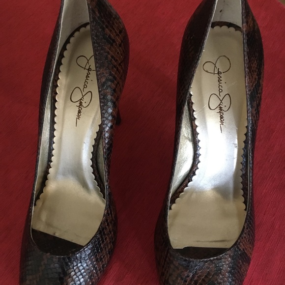 Jessica Simpson - Picture 2 of 3